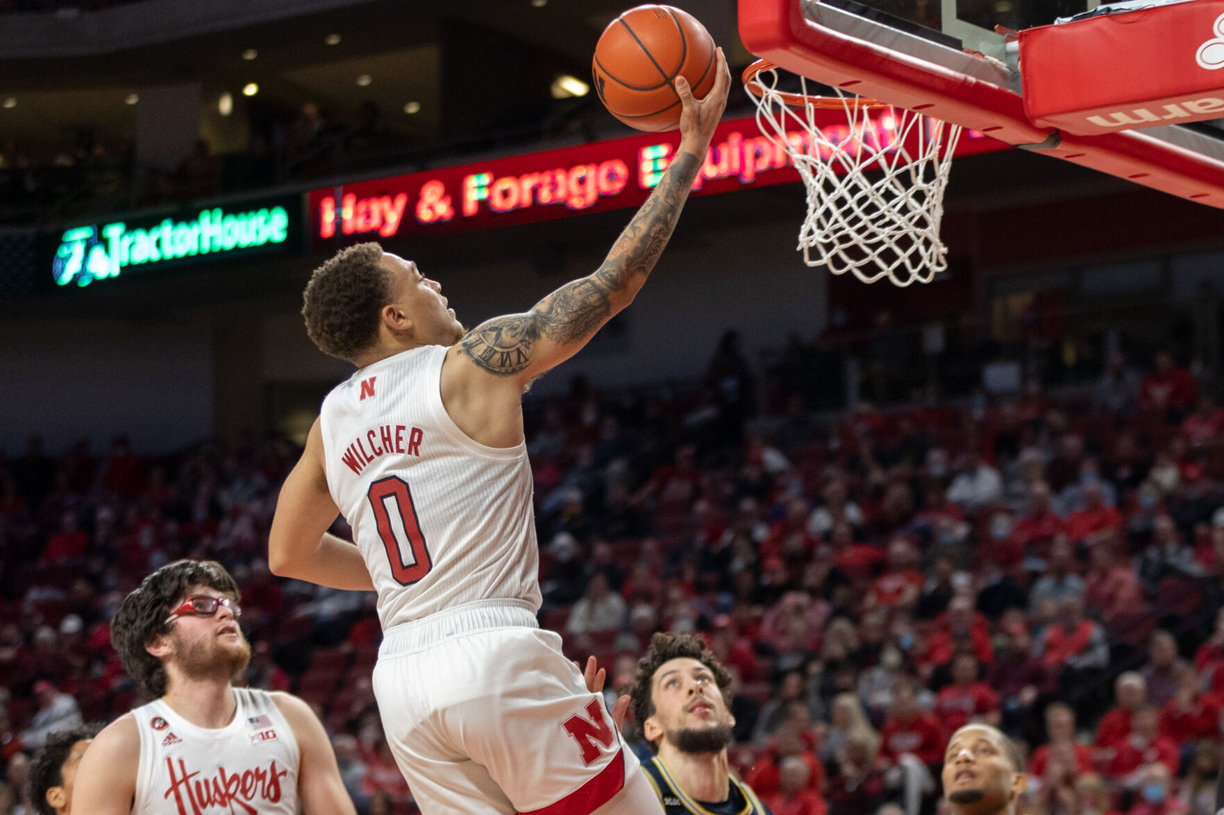 Basketball vs. Michigan Photo No. 9